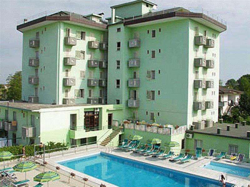 Hotel Vianello Lido di Jesolo Dış mekan fotoğraf